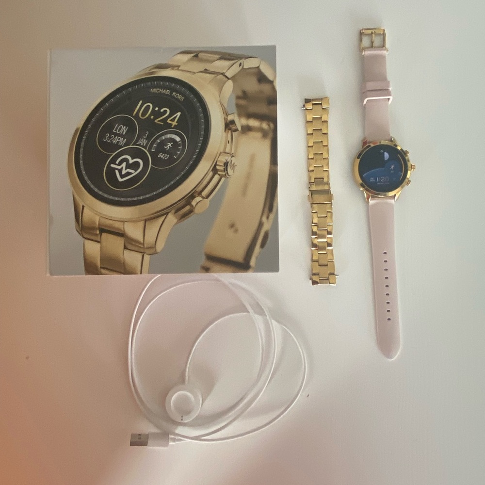 MICHAEL KORS Access Gen 4 Runway Smartwatch (GOLD)
w/ Additional Silicone Band